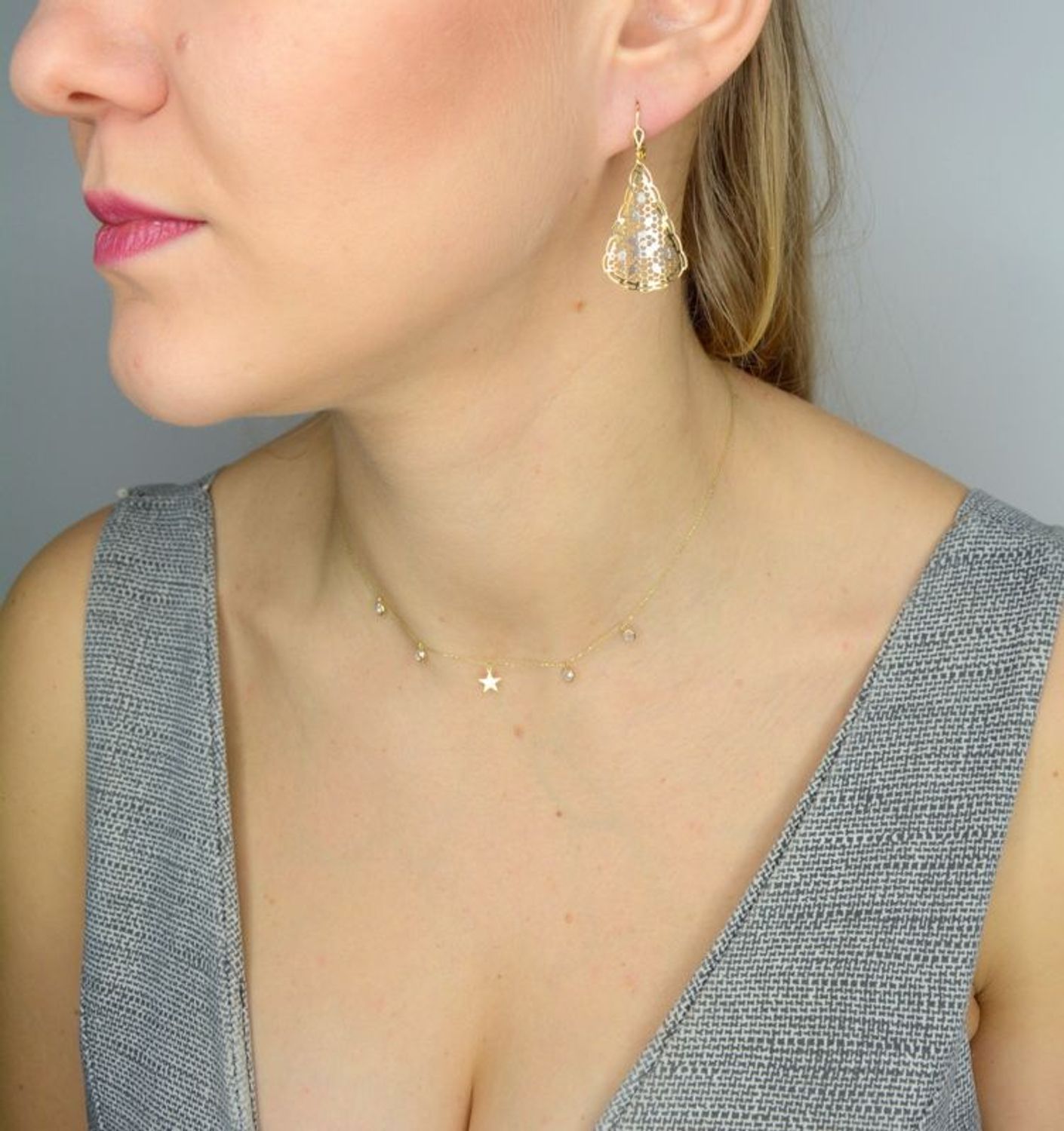 Złote kolczyki 585 wiszące 'Ażurowe blaszki' KL 1910.jpg